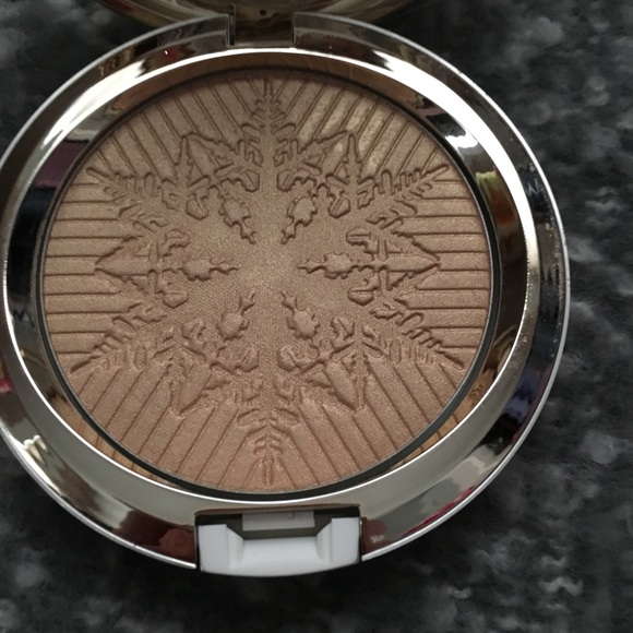 MAC Cosmetics Other - MAC snow ball face powder ❄️
